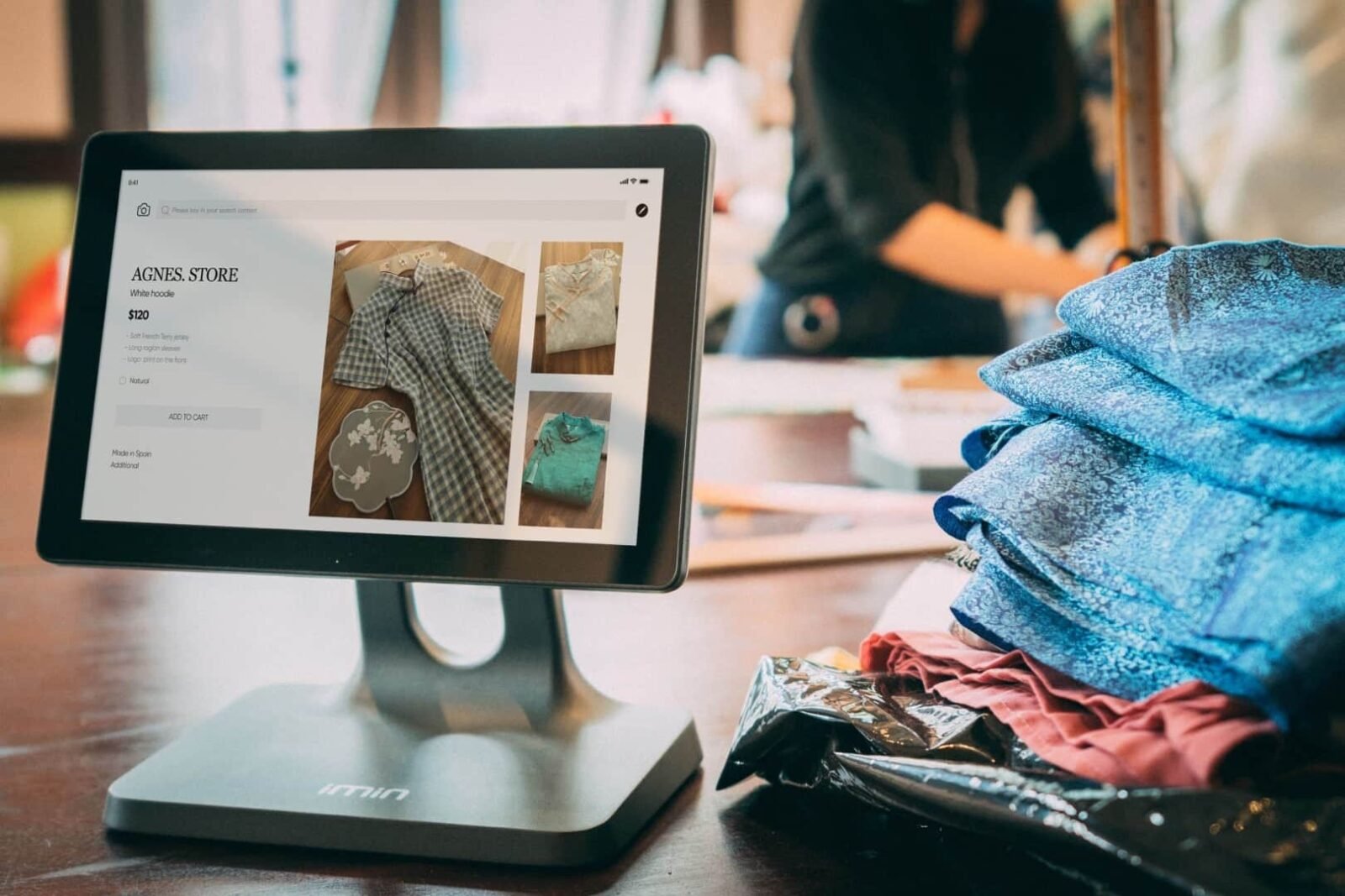 A minimalist, highly secure digital checkout interface focusing on streamlined user experience and recognized payment gateways.